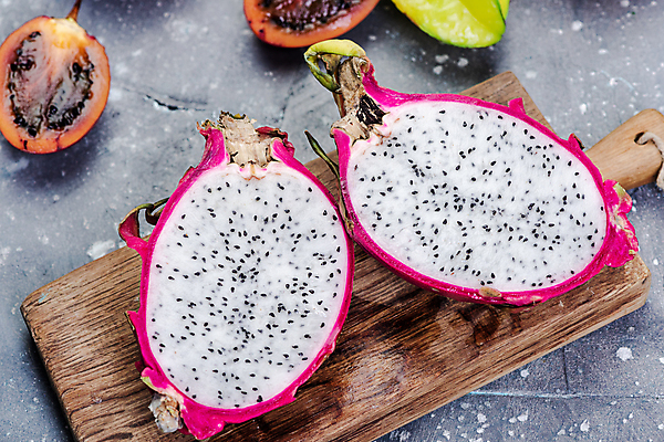 포토 JPG 해외이미지 식물 음식 분홍색 백그라운드 다이어트 과일 자연 선인장 건강 씨앗 사람없음 빨간색 신선 달콤 맛 자르기 유기농 날것 내추럴 숙성 이국적 채식주의자 해외포토 웰빙 컬러 컨셉 모션 생태계 채식 파일형식 이미지허브