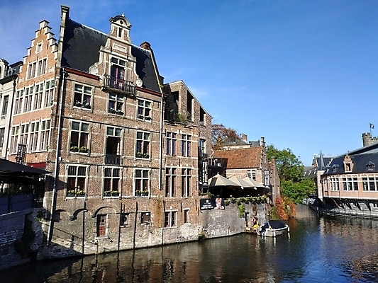 포토 JPG 해외이미지 주간 나무 식물 건축양식 거리 주택 풍경 사람없음 건물 물 햇빛 반사 수확 역사 재산 질감 복고 운하 벨기에 시들음 구식 옛날 힙스터 해외포토 자연요소 건축물 패션 건축 농업 금융 태양 서유럽 파일형식 이미지허브