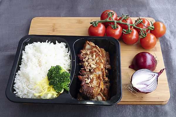 포토 JPG 해외이미지 전통 접시 음식 조각 백그라운드 다이어트 육류 돼지고기 요리 동양인 사람없음 목재 빨간색 갈색 식당 식사 저녁식사 중국 튀김 흰색 신선 돼지 맛 자르기 굽기 피부 점심식사 깊이 전문 막 해외포토 나무 식기 아시아 컬러 컨셉 식재료 재료 포유류 모션 건강 인종 신체부위 상점 구이 파일형식 이미지허브