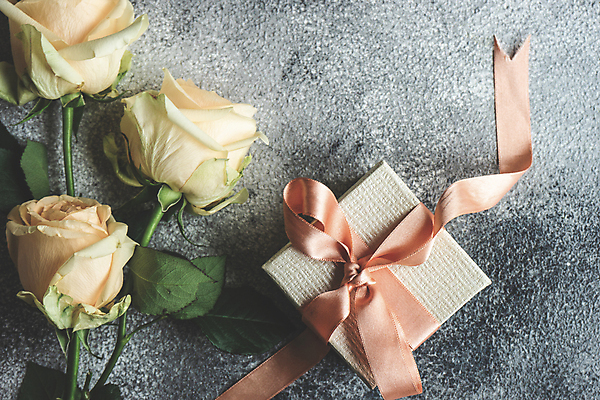 포토 JPG 해외이미지 리본 회색배경 사람없음 선물상자 장미 해외포토 꽃 백그라운드 선물 상자 회색 파일형식 이미지허브