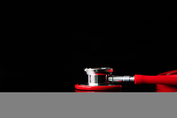 포토 JPG 해외이미지 과학 백그라운드 청진기 의료기기 유리 탁자 건강 병원 사람없음 치료 빨간색 파란색 약 반사 건강관리 금속 검은색 진료 듣기 장비 시험 간호사 의사 흰색 기구 공구 심장 긴급 업무 맥박 질병 책상 측정 고무 테라피 돌봄 해외포토 교육 컬러 가구 의학 모션 재질 관리 뷰티 의료진 도구 작업 장기_의학 파일형식 이미지허브