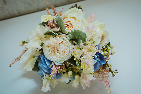 포토 JPG 해외이미지 나무 디자인 커플 꽃 꽃다발 결혼 백그라운드 2 꽃무늬 관계 자연 결혼식 함께함 사랑 미술 사람없음 목재 장식 초록색 컬러풀 장미 유행 금속 흰색 하트 축하 반지 쌍 황금 보석 다발 심볼 다이아몬드 부드러움 약혼 제안 해외포토 모양 식물 감정 컬러 컨셉 무늬 재료 장신구 재질 문화예술 이벤트 감각 광석 생태계 약속 파일형식 이미지허브