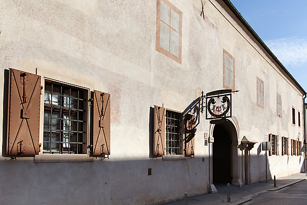 포토 JPG 해외이미지 유럽 문화 건축양식 거리 사람없음 건물 여행객 하트 도시 박물관 타운 크로아티아 통과 발칸반도 옛날 자그레브 해외포토 모양 건축물 건축 나라 사람 파일형식 이미지허브