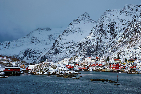 포토 JPG 해외이미지 구름 전통 파도 바다 상징 여행 겨울 건축양식 자연 하늘 낚시 주택 노르웨이 풍경 사람없음 건물 빨간색 물 관광지 마을 땅 북극 A 스칸디나비아 폭설 해외포토 자연요소 건축물 알파벳 계절 건축 유럽 컬러 레저 눈_날씨 자연재해 극지방 생태계 파일형식 이미지허브