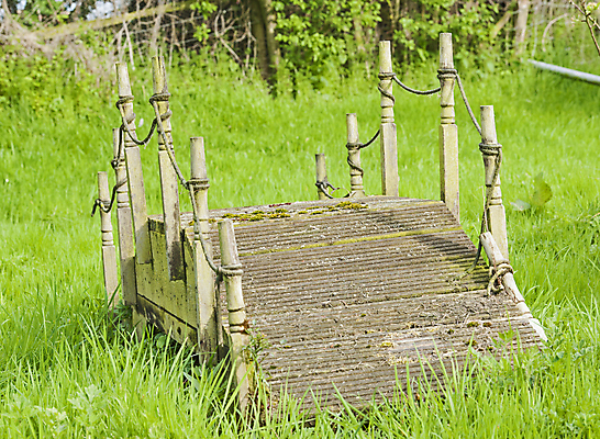 포토 JPG 해외이미지 사람없음 야외 목재 장식 초록색 정원 시골 화려 작음 아치 철책 해외포토 나무 컬러 컨셉 재료 크기 파일형식 이미지허브