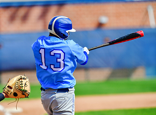 포토 JPG 해외이미지 손 남자 유니폼 청소년 한명 들기 상반신 뒷모습 아웃포커스 신체부위 10대 경쟁 경기장 활발 야구 야구방망이 야구선수 야구글러브 야구복 대회 야구헬멧 십대남자한명만 휘두르기 해외포토 1 옷 뷰포인트 컨셉 스포츠시설 모션 운동선수 촬영기법 사람 운동복 구기 야구용품 글러브 헬멧 남자한명만 십대남자만 파일형식 이미지허브