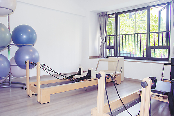 포토 JPG 해외이미지 디자인 가구 의자 건축양식 창문 탁자 바닥 아파트 주택 실내 병원 사람없음 내부 빛 소파 사무실 문 주방 방 흰색 고급 해외포토 건축 컬러 생활용품 컨셉 비즈니스 의학 건물 파일형식 이미지허브