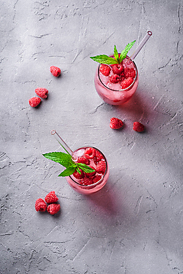 포토 JPG 해외이미지 백그라운드 잔 빨대 사람없음 빨간색 얼음 달콤 시원함 허브 산딸기 에이드 해외포토 자연요소 식물 식기 음료 컬러 과일 맛 파일형식 이미지허브