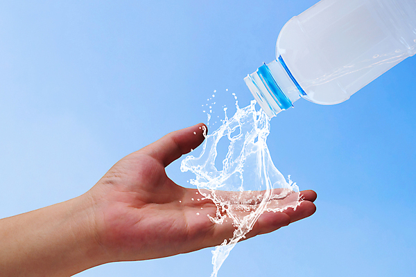 포토 JPG 해외이미지 손 음료 파도 백그라운드 컨셉 모션 자연 건강 사람없음 물 파란색 세계 흐름 추위 마시기 신선 액체 떨어짐 매끈함 플라스틱 갈증 순수 내추럴 스플래쉬 해외포토 자연요소 바다 컬러 재질 신체부위 감각 생태계 파일형식 이미지허브