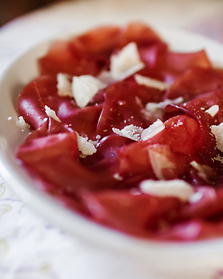 포토 JPG 해외이미지 접시 음식 빵 조각 백그라운드 재료 샌드위치 육류 요리 사람없음 목재 빨간색 식사 이탈리아 샐러드 소고기 로켓 소시지 맛 먹기 햄 슬라이스 후추 훈제 점심식사 살라미 해외포토 나무 식기 유럽 컬러 컨셉 식재료 모션 가공식품 향신료 파일형식 이미지허브