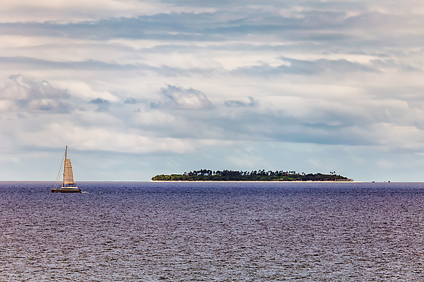 포토 JPG 해외이미지 모양 나무 구름 선 모래 바다 섬 여행 요트 자연 하늘 휴가 열대 거리 항해 풍경 사람없음 물 여름 파란색 여행객 보트 크루즈 싱글 태평양 멀리 옛날 직진 파라다이스 해외포토 자연요소 식물 계절 컬러 배_교통 사람 생태계 파일형식 이미지허브