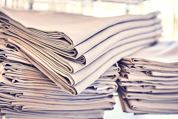 포토 JPG 해외이미지 산업 백그라운드 호텔 건조 사람없음 빨간색 쌓기 이불 식탁보 흰색 침대 직물 면 그룹 빨래 질감 시트 흙더미 세탁소 접기 많음 해외포토 컬러 가구 컨셉 가사 침구 모션 숙소 흙 파일형식 더미 이미지허브