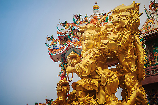 포토 JPG 해외이미지 전통 디자인 종교 문화 조각 여행 건축양식 태국 하늘 지붕 미술 동양인 사람없음 건물 장식 파란색 컬러풀 여행객 평화 탑 중국 기도 용 기둥 사찰 황금 수집 공상 사당 숭배 신앙심 스타일 해외포토 건축물 건축 아시아 컬러 컨셉 종교건축 문화예술 사람 인종 파일형식 이미지허브