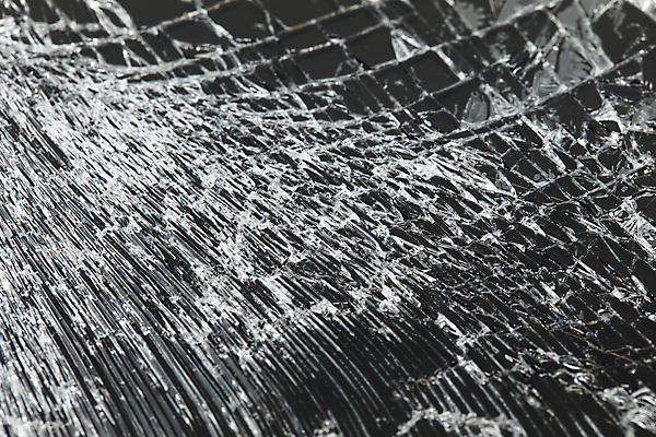 포토 JPG 해외이미지 디자인 백그라운드 패턴 창문 유리 표면 추상 사람없음 스크린 검은색 손상 분노 균열 파편 위험 사건 묘사 질감 날카로움 충격 골절 깨짐 해외포토 감정 컬러 컨셉 무늬 의학 모션 재질 파일형식 이미지허브