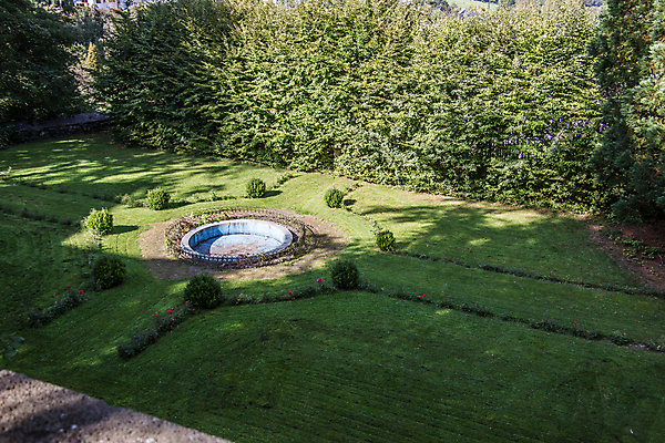 포토 JPG 해외이미지 유물 사람없음 건물 초록색 갈색 정원 총 성 역사 아치 대포 해외포토 전통 건축물 무기 컬러 파일형식 이미지허브