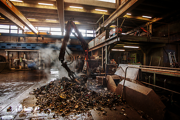 포토 JPG 해외이미지 식물 산업 비즈니스 공장 사람없음 쌓기 환경 금속 재활용 손상 제조 쓰레기 폐기물 수집 철 버리기 한조각 흙더미 낭비 찌그러짐 고물상 옛날 철강 해외포토 1 컨셉 공업 모션 재질 흙 친환경 파일형식 더미 이미지허브