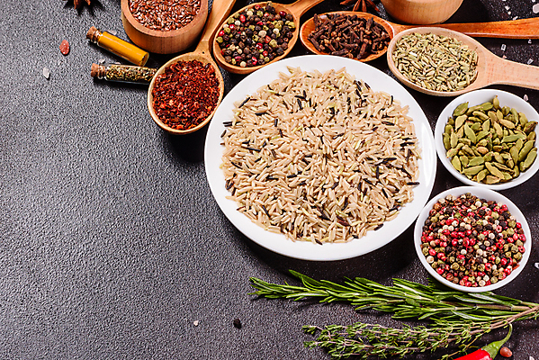 포토 JPG 해외이미지 백그라운드 잎 재료 고추 탁자 파프리카 건조 마늘 요리 씨앗 동양인 사람없음 빨간색 초록색 컬러풀 주방 숟가락 검은색 어둠 양념 조미료 사발 고수 맛 가루 인도인 허브 메뉴 유기농 매움 아로마 소금 향 레시피 후추 카레 생강 바질 로즈메리 시나몬 강황 해외포토 외국인 식물 웰빙 음식 컬러 가구 컨셉 채소 식재료 수저 인종 사기그릇 향신료 향미료 파일형식 이미지허브