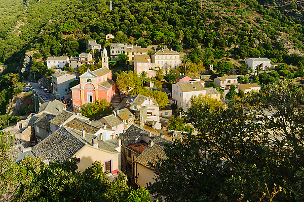 포토 JPG 해외이미지 바다 섬 여행 건축양식 하늘 휴가 주택 사람없음 건물 물 파란색 햇빛 교회 마을 탑 프랑스 시골 역사 지중해 방문 프랑스어 캡모자 코르시카 해외포토 자연요소 문자 모자_잡화 건축물 건축 유럽 컬러 종교건축 태양 파일형식 이미지허브