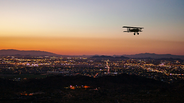 포토 JPG 해외이미지 구름 실루엣 여행 오렌지 교통시설 자연 하늘 휴가 비행기 풍경 사람없음 빨간색 파란색 빛 태양 일출 황혼 일몰 새벽 도시 야간 저녁 애리조나 스카이라인 대패 봉황 해외포토 자연요소 컬러 교통 과일 항공교통 대중교통 촬영기법 노을 미국 시설 생태계 파일형식 이미지허브