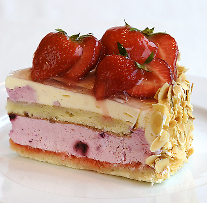 포토 JPG 해외이미지 열매 음식 조각 과일 부분 탁자 딸기 디저트 요리 사람없음 여름 과자 케이크 빵집 견과류 신선 달콤 맛 아침식사 굽기 크림 블루베리 베리 자두 블랙베리 건포도 타르트 페스츄리 핸드메이드 해외포토 식물 계절 빵 가구 컨셉 포도 상점 식사 구이 파이_빵 건과일 파일형식 이미지허브