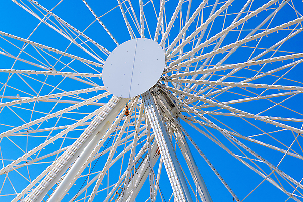포토 JPG 해외이미지 공원 행복 여행 하늘 휴가 사람없음 야외 여름 파란색 여행객 축제 기쁨 놀이공원 흰색 도시 바퀴 원형 닫기 승차 큼 회전목마 거인 공평 해외포토 도형 계절 공공시설 감정 컬러 모션 사람 테마파크 놀이기구 크기 파일형식 이미지허브