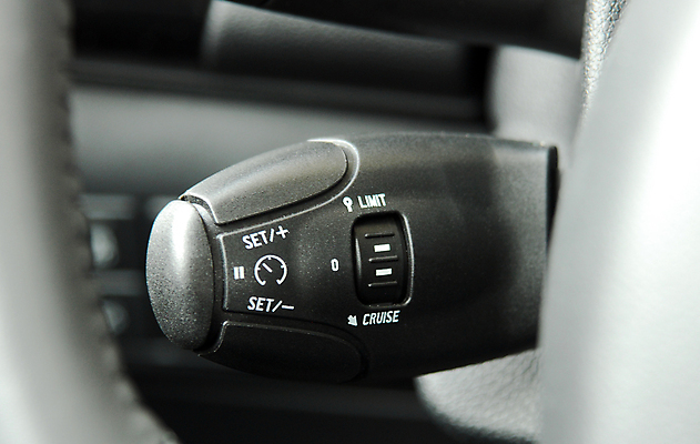 포토 JPG 해외이미지 산업 도로 여행 의자 교통시설 자동차 기술 사람없음 내부 가로 빛 컴퓨터 장비 운전 기구 시간 바퀴 고속도로 운전사 경찰 크루즈 사건 묘사 모터 계기판 속도계 제어 해외포토 직업 길 육상교통 가구 교통 배_교통 모션 전자제품 시설 파일형식 이미지허브