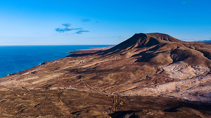 포토 JPG 해외이미지 라이프스타일 모래 바다 섬 여행 백그라운드 자연 하늘 휴가 산 안테나 풍경 사람없음 야외 여름 파란색 태양 우주 놀람 사막 고속도로 정상 땅 장면 내추럴 루트 파라다이스 수평선 해외포토 자연요소 계절 감정 도로 컬러 통신 표정 생활 생태계 파일형식 이미지허브