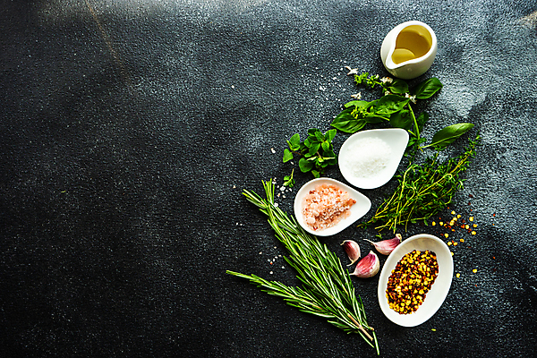 포토 JPG 해외이미지 식물 음식 백그라운드 컨셉 채소 재료 자연 고추 탁자 프레임 건강 마늘 종류 요리 사람없음 빨간색 여름 바위 시골 신선 사발 민트 허브 향신료 유기농 질감 매움 소금 후추 바질 로즈메리 백리향 오레가노 콘크리트 히말라야 카피스페이스 해외포토 웰빙 계절 컬러 가구 공백 돌_바위 사기그릇 맛 생태계 향미료 파일형식 산맥 이미지허브