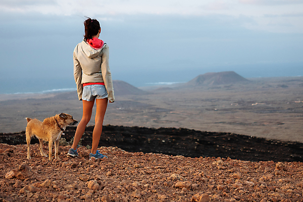 포토 JPG 해외이미지 라이프스타일 여자 행복 스포츠 여행 백그라운드 배낭 자연 하늘 성공 휴가 산 한명 풍경 야외 걷기 계곡 일몰 등산 트래킹 하이킹 자유 개 정상 고도 언덕 화산 마스코트 백패커 절정 하이커 수평선 해외포토 1 감정 컨셉 가방 포유류 모션 레저 사람 생활 노을 생태계 파일형식 이미지허브