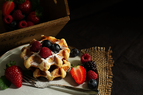 포토 JPG 해외이미지 접시 열매 음식 백그라운드 과일 자연 탁자 딸기 아침 디저트 건강 사람없음 목재 빨간색 과자 케이크 식사 어둠 빵집 신선 달콤 맛 아침식사 설탕 굽기 먹기 유기농 블루베리 벨기에 산딸기 토핑 시럽 와플 점심식사 숙성 채식주의자 페스츄리 핸드메이드 해외포토 주간 나무 식물 식기 웰빙 빵 컬러 가구 컨셉 재료 모션 상점 구이 생태계 채식 서유럽 파일형식 이미지허브