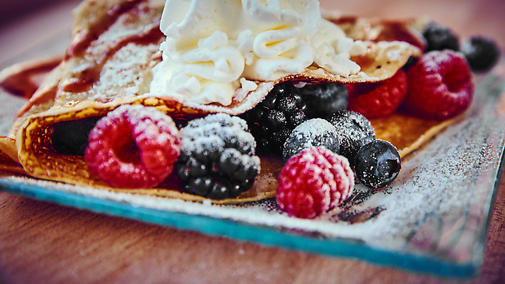 포토 JPG 해외이미지 전통 접시 음식 백그라운드 과일 딸기 디저트 건강 요리 사람없음 목재 빛 초콜릿 식사 흰색 신선 달콤 맛 아침식사 정상 굽기 블루베리 산딸기 시럽 꿀 팬케이크 점심식사 고립 마멀레이드 얇은 크레이프 해외포토 나무 식기 컬러 컨셉 재료 케이크 잼 구이 파일형식 이미지허브