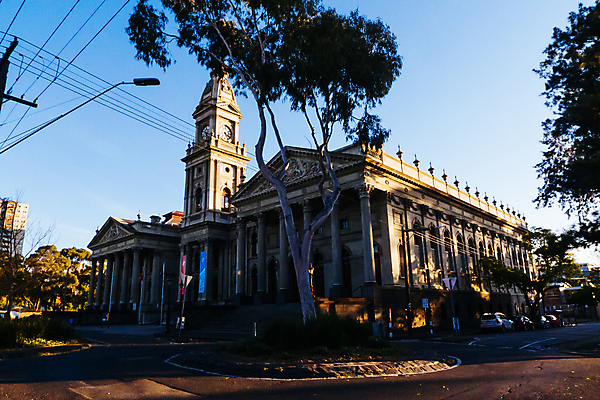 포토 JPG 해외이미지 디자인 문화 도로 벽 상징 백그라운드 창문 거리 사람없음 야외 건물 컬러풀 황혼 일몰 수확 도시 도서관 호주 그래피티 저녁 아치 복고 펑키 시청 그런지 멜버른 콘크리트 스타일 해외포토 건축물 교육 길 컬러 농업 교통시설 노을 오세아니아 낙서 야간 그림 관공서 파일형식 이미지허브
