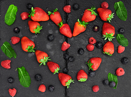 포토 JPG 해외이미지 모양 디자인 열매 음식 백그라운드 컨셉 잎 다이어트 과일 관계 자연 딸기 디저트 발렌타인데이 건강 사랑 사람없음 목재 빨간색 여름 수확 흰색 하트 신선 닫기 달콤 맛 상품 정상 먹기 심볼 유기농 날것 내추럴 고립 숙성 채식주의자 많음 어머니의날 해외포토 나무 식물 웰빙 계절 기념일 감정 컬러 농업 재료 모션 데이이벤트 생태계 채식 미국문화 파일형식 이미지허브