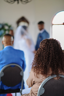 포토 JPG 해외이미지 라이프스타일 커플 여자 남자 행복 결혼 결혼식 함께함 실내 사랑 사람없음 뒷모습 세로 흰색 보케 블러 순간 해외포토 감정 뷰포인트 컬러 컨셉 관계 사람 이벤트 내부 생활 파일형식 이미지허브