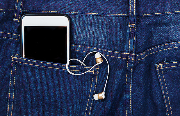 포토 JPG 해외이미지 디자인 이어폰 컨셉 패턴 인터넷 비즈니스 바지 통신 모바일 새로움 사람없음 스마트폰 컴퓨터 알약 디지털 스크린 웹 공백 터치 청바지 연결 주머니 전화기 스마트 전자 혁명 터치스크린 해외포토 음향기기 무늬 하의 전자제품 핸드폰 스마트기기 약 파일형식 이미지허브