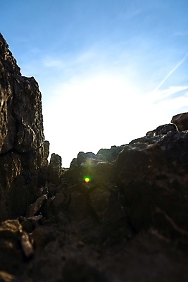 포토 JPG 해외이미지 백그라운드 자연 하늘 휴가 따뜻함 갈대 사람없음 야외 물 여름 파란색 컬러풀 햇빛 반사 평화 맑음 일몰 봄 바위 거친 내추럴 깊이 해외포토 자연요소 식물 계절 컬러 컨셉 날씨 태양 노을 돌_바위 생태계 파일형식 이미지허브