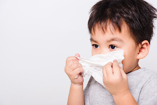 포토 JPG 해외이미지 남자 얼굴 어린이 백그라운드 태국 건강 한명 사람 동양인 소년 가로 청춘 약 고통 흰색 아기 조직 바이러스 호흡 질병 불기 청소 코 손수건 닦기 알레르기 고립 돌봄 위생관리 인플루엔자 증상 해로움 카피스페이스 해외포토 1 감정 아시아 컬러 컨셉 의학 모션 관리 인종 신체부위 공백 파일형식 이미지허브