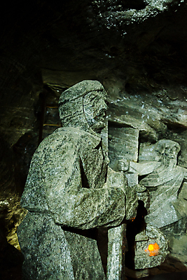 포토 JPG 해외이미지 유럽 문화 길 여행 건축양식 미술 사람 사람없음 내부 목재 세계 조각상 숫자 교회 여행객 그룹 중세 역사 동굴 재산 중앙 땅 천장 박물관 소금 광택 지하 동쪽 폴란드 깊이 르네상스 옛날 크라쿠프 핸드메이드 해외포토 나무 문자 건축 나라 재료 종교건축 문화예술 건물 금융 조형물 방향 파일형식 이미지허브