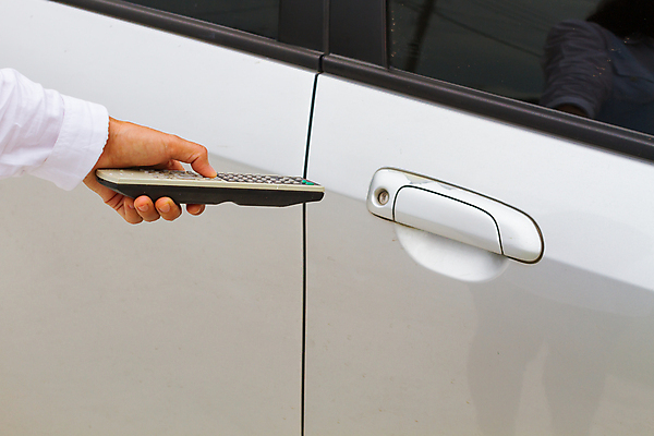 포토 JPG 해외이미지 손 백그라운드 컨셉 손가락 교통시설 자동차 열쇠 아이디어 웃음 안전 사람 정장 성인 사람없음 전자제품 세일 문 금속 검은색 장비 엄지손가락 반지 잡기 오픈 운전사 사인 잠금 보안 시스템 멀리 스위치 보험 넘어짐 자동 제어 해외포토 직업 옷 육상교통 컬러 교통 장신구 모션 재질 표정 신체부위 시설 파일형식 이미지허브