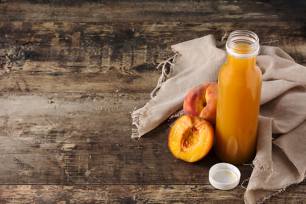 포토 JPG 해외이미지 단면 실내 사람없음 뚜껑 달콤 병 천 슬라이스 복숭아 복숭아주스 카피스페이스 나무배경 해외포토 식기 백그라운드 과일 내부 공백 직물 맛 과일주스 파일형식 이미지허브