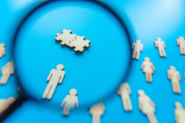 포토 JPG 해외이미지 직업 백그라운드 컨셉 비즈니스 CEO 유리 성공 돋보기 안내 사람 사람없음 금융 힘 도전 업무 비즈니스맨 퍼즐 그룹 확대 위험 대표 종업원 경영자 리더 비전 자원 모집 해결 경영 골 인원 제어 채용 해외포토 남자 재질 경제 작업 직장인 파일형식 이미지허브