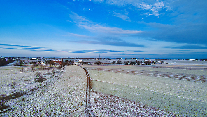 포토 JPG 해외이미지 나무 구름 도로 여행 백그라운드 밭 자연 하늘 풍경 사람없음 야외 초록색 여름 파란색 환경 시골 아스팔트 땅 장면 루트 방법 폭설 수평선 해외포토 자연요소 식물 계절 길 컬러 농업 교통시설 눈_날씨 자연재해 생태계 파일형식 이미지허브