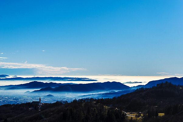 포토 JPG 해외이미지 나무 구름 공원 유럽 바다 여행 백그라운드 벤치 자연 하늘 휴가 산 파노라마 풍경 사람없음 야외 초록색 여름 파란색 태양 평화 우주 환경 계곡 이탈리아 자유 오픈 고독 언덕 알프스 산기슭 내추럴 무료 절정 혼자 해외포토 자연요소 식물 계절 공공시설 감정 나라 컬러 컨셉 의자 촬영기법 생태계 파일형식 이미지허브