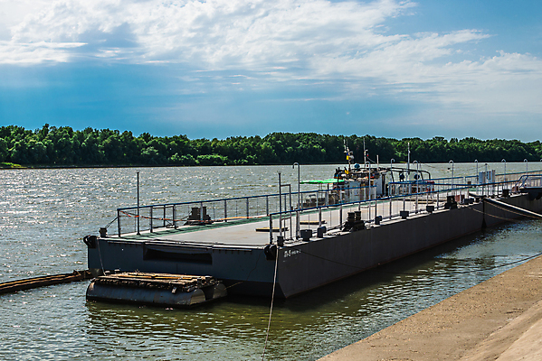 포토 JPG 해외이미지 공원 유럽 여행 건축양식 거리 사람없음 야외 건물 강 맑음 산책 도시 휴양지 모스크 정사각형 지역 포트 천연기념물 다뉴브강 우크라이나 해외포토 도형 건축물 공공시설 건축 나라 날씨 휴식 장소 이슬람교 파일형식 이미지허브