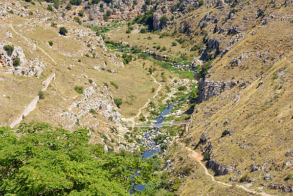 포토 JPG 해외이미지 여행 자연 주택 사람없음 초록색 물 파란색 강 도시풍경 골짜기 계곡 이탈리아 회색 도시 동굴 언덕 타운 목각 남쪽 해외포토 자연요소 유럽 컬러 풍경 건물 방향 생태계 파일형식 이미지허브