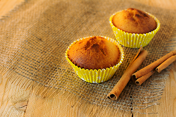 포토 JPG 해외이미지 음식 백그라운드 재료 탁자 디저트 옥수수 사람없음 목재 케이크 신선 달콤 맛 아침식사 유혹 굽기 먹기 삼베 머핀 칼로리 시나몬 페스츄리 핸드메이드 해외포토 나무 빵 가구 컨셉 모션 곡류 식사 구이 파일형식 천_직물 이미지허브