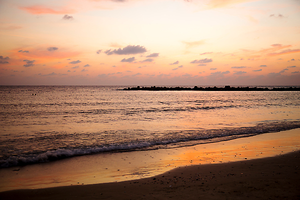 포토 JPG 해외이미지 구름 모래 파도 바다 여행 백그라운드 오렌지 자연 하늘 휴가 휴식 풍경 사람없음 빨간색 물 여름 햇빛 태양 일출 침묵 황혼 일몰 새벽 저녁 지중해 장면 수평선 해외포토 자연요소 계절 컬러 컨셉 과일 노을 소리 야간 생태계 파일형식 이미지허브