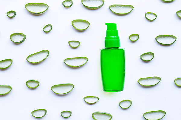 포토 JPG 해외이미지 스튜디오촬영 단면 실내 사람없음 하이앵글 화장품 흰배경 알로에 해외포토 식물 뷰포인트 백그라운드 내부 뷰티 흰색 파일형식 이미지허브