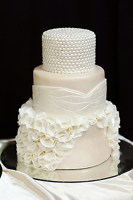 포토 JPG 해외이미지 꽃 결혼 사람없음 장식 케이크 흰색 웨딩케이크 해외포토 식물 컬러 디저트 이벤트 파일형식 이미지허브