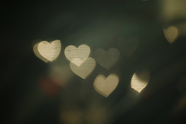 포토 JPG 해외이미지 모양 디자인 백그라운드 컨셉 일러스트 추상 휴가 전등 조명 프레임 발렌타인데이 사랑 미술 사람없음 장식 빨간색 파란색 빛 컬러풀 노란색 파티 축제 봄 하트 마음 축하 황금 야간 소프트포커스 질감 보케 빛망울 블러 엘리먼트 몽환 스타일 효과 해외일러스트 자연요소 계절 감정 컬러 무늬 데이이벤트 문화예술 촬영기법 이벤트 파일형식 이미지허브